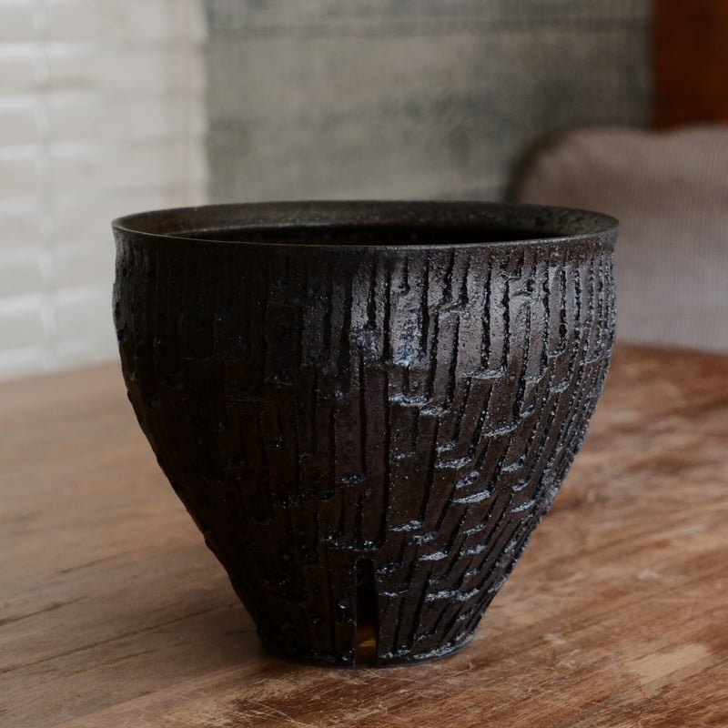 沼野秀章 作品【 black wrap 】5号 笠間焼 植木鉢 ［ No.132］ | 陶賊
