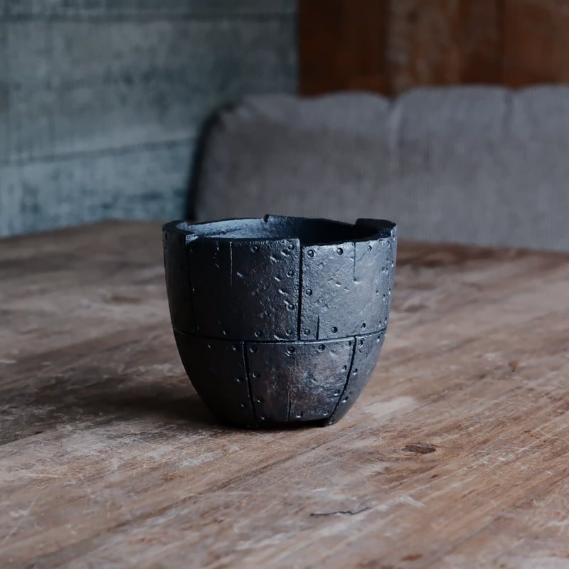 沖誠 作品【 Rivet - 燻銀彩 - / ラウンド型 / 3号 S 】笠間焼 植木鉢 |
