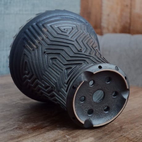 《size XXXL》根本峻吾 作品【 S.N.POT type. tall 「鐡 - 黒焔 - 」8号 】笠間焼 植木鉢［KKT-8］