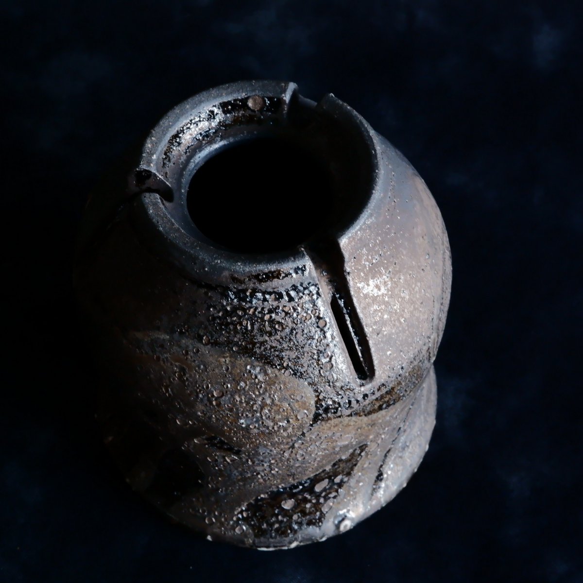 沼野秀章 作品【 Black Wrap 】2.5号 笠間焼 植木鉢 ［ No.01］ | 陶賊