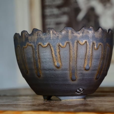 根本峻吾 作品【 S.N.POT type round 「黒焔 - kokuen - 」 4号 】笠間焼 植木鉢
