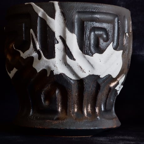 《size S》根本峻吾 作品【 S.N POT type.round「鐵 -堕天黒- 」3号 】笠間焼 植木鉢 [No.02]