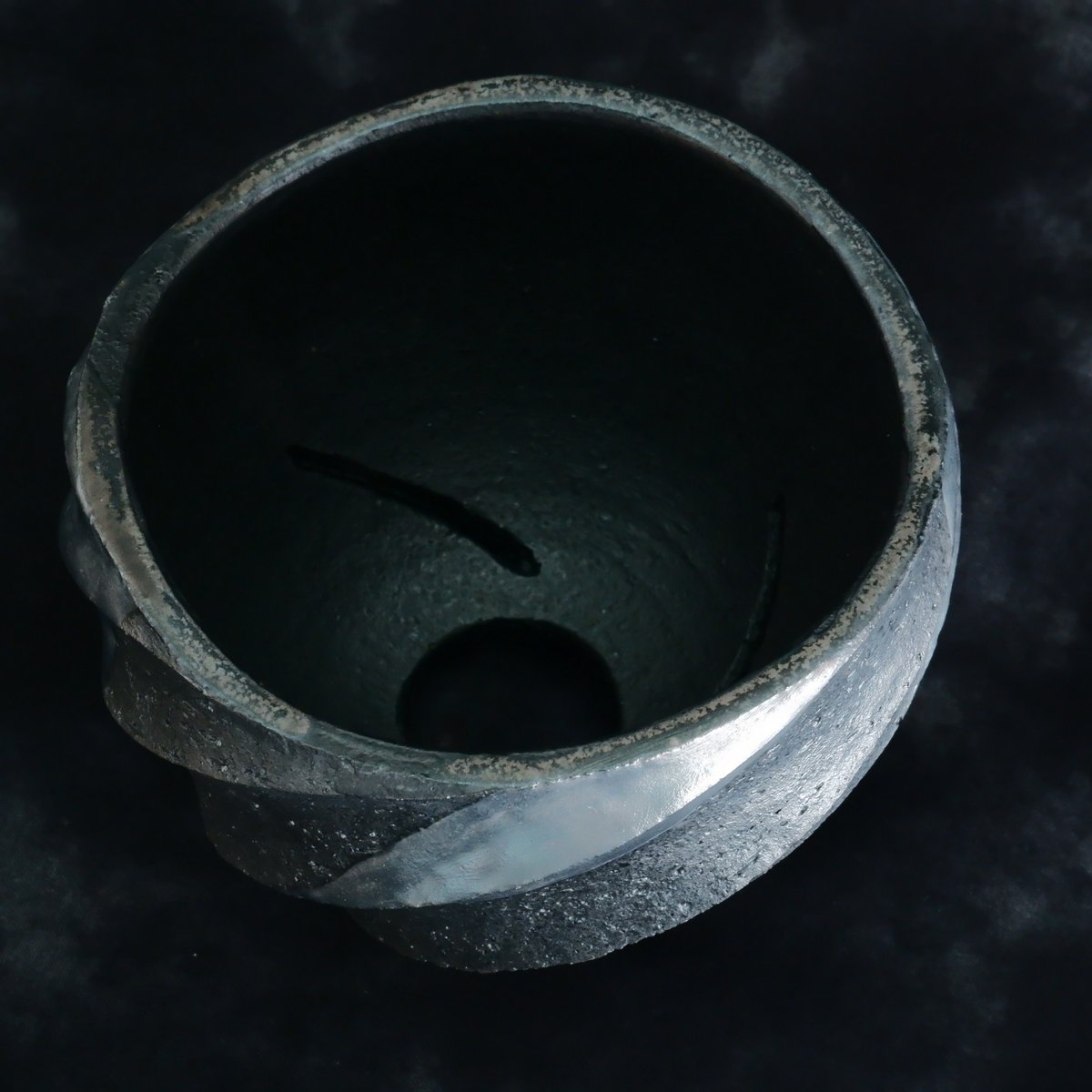 沖誠 作品【 Spiral - 燻銀彩 - / round / 3号 】笠間焼 植木鉢 【N