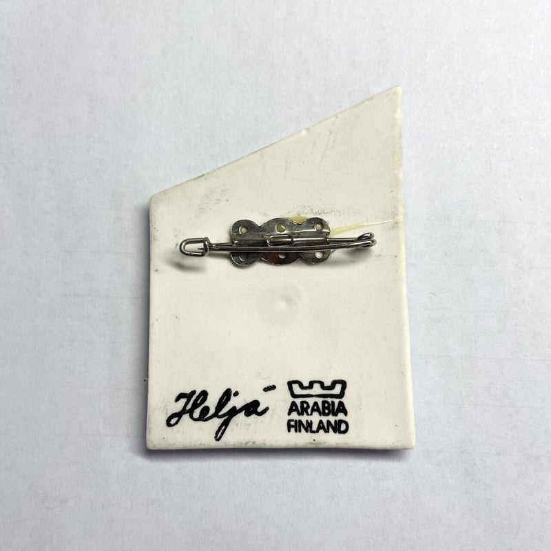 【希少品】ARABIA ヘルヤ \"Tilaustyö SPR\" 陶製ブローチ 希少品】ARABIA ヘルヤ Tilaustyö SPR 陶製ブローチ