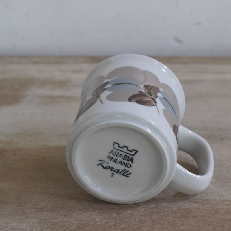 Vintage品】アラビア ARABIA コラーリ Koralli マグカップ ② 星 Vintage品】アラビア ARABIA コラーリ Koralli マグカップ ② 星