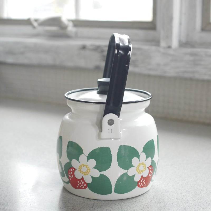 Vintage品】フィネル FINEL マンシッカ Mansikka 苺 イチゴ 琺瑯ケトル