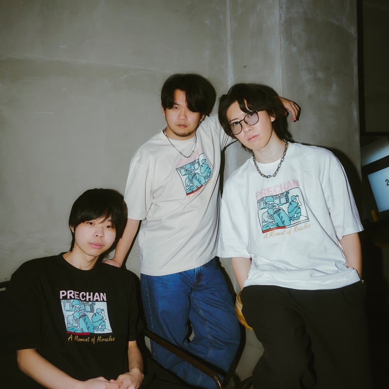 d.i.aグラフィックプリント 半袖Tシャツ ホワイト/ブラック グラフィックTシャツ ホワイト | prechan store