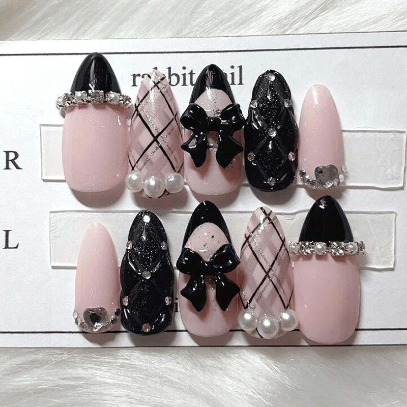 &Co. 高品質ネイルチップ【ちゅるるんピンク×ラメ】オフィス　ヌーディー 人気》ちゅるんとヌーディネイル♡ オフィスネイル ピンク
