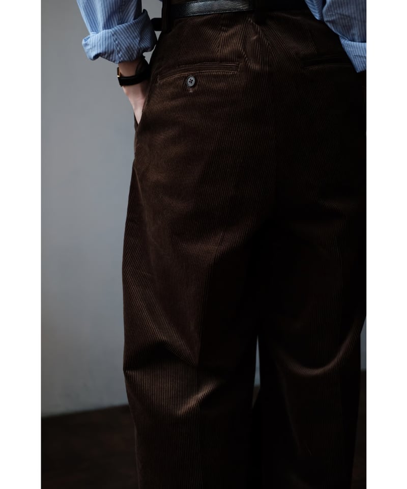 BISOWN / CORDUROY 2TUCK WIDE TROUSERS(Brown) |