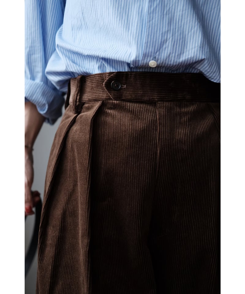 BISOWN / CORDUROY 2TUCK WIDE TROUSERS(Brown) |