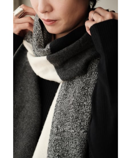 PICEA / Panel Stole(HS Black/White)