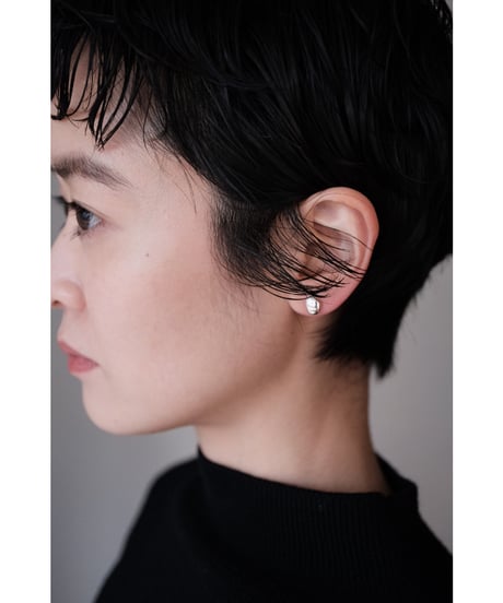 neutral / 石ころのピアス 9.0mm×7.0mm