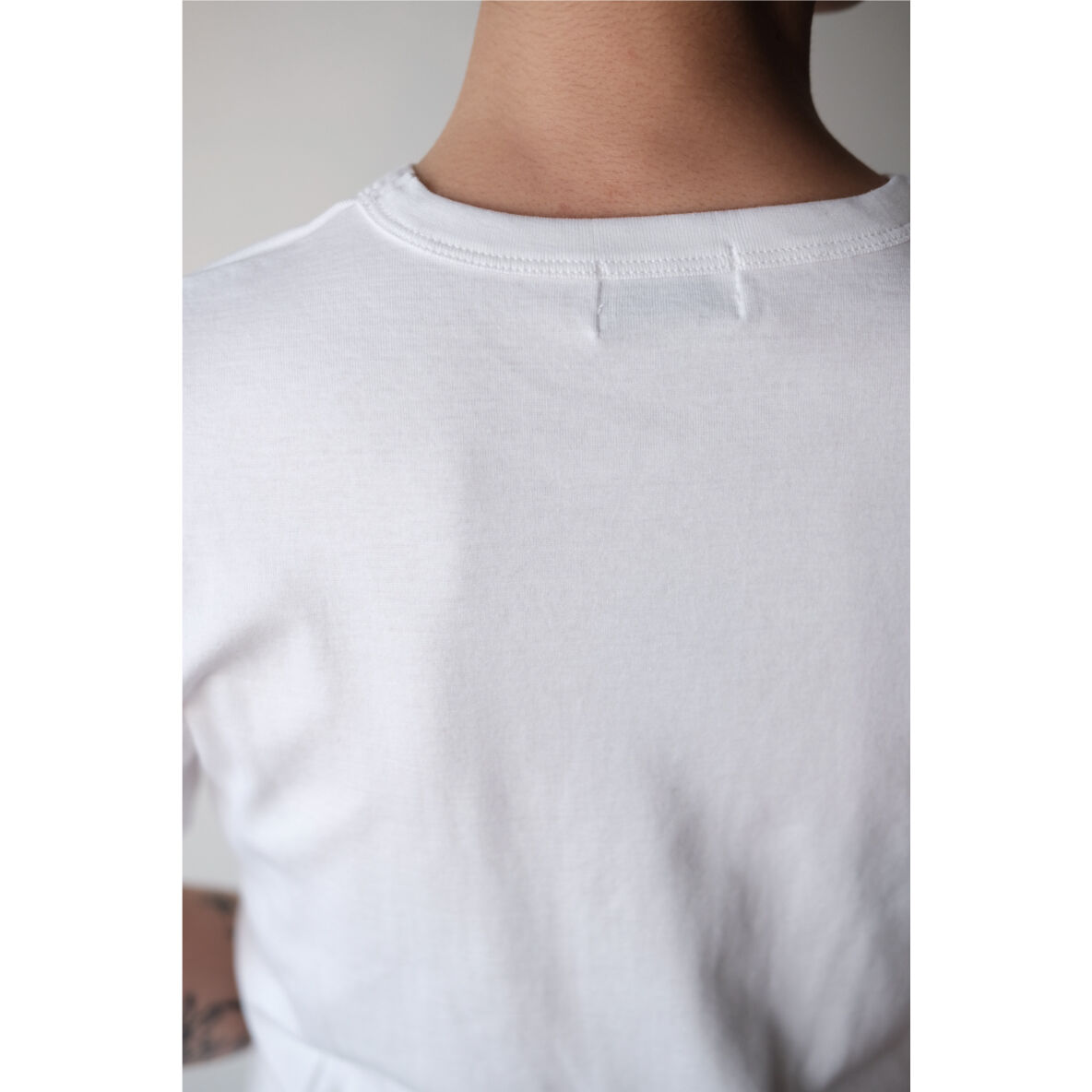 【新品】HYEON ヘヨン hole tee / White HYEON (ヘヨン) official online store