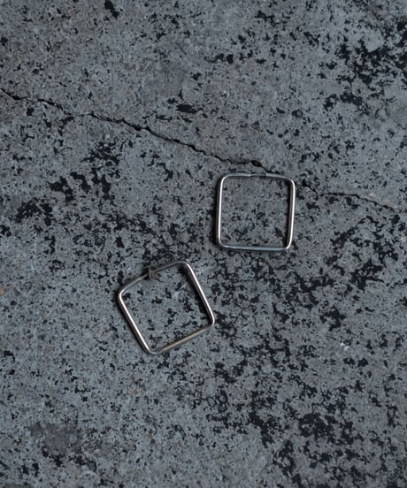 BASENOTES / 20mm Square Hoop from Mexico
