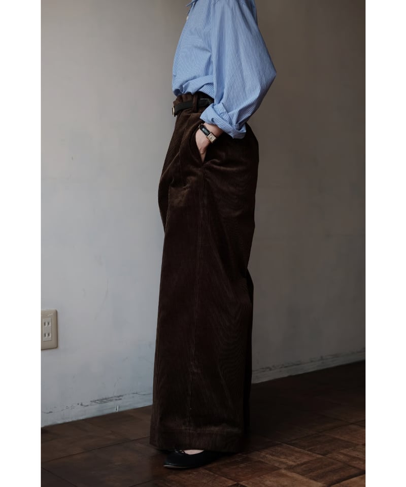 パンツ BISOWN 25aw CORDUROY 2TUCK WIDE TROUSERS BISOWN / CORDUROY 2TUCK WIDE TROUSERS(Brown) |