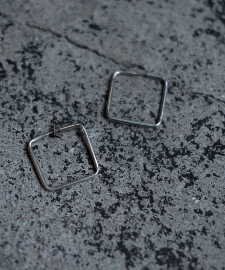 BASENOTES / 20mm Square Hoop from Mexico