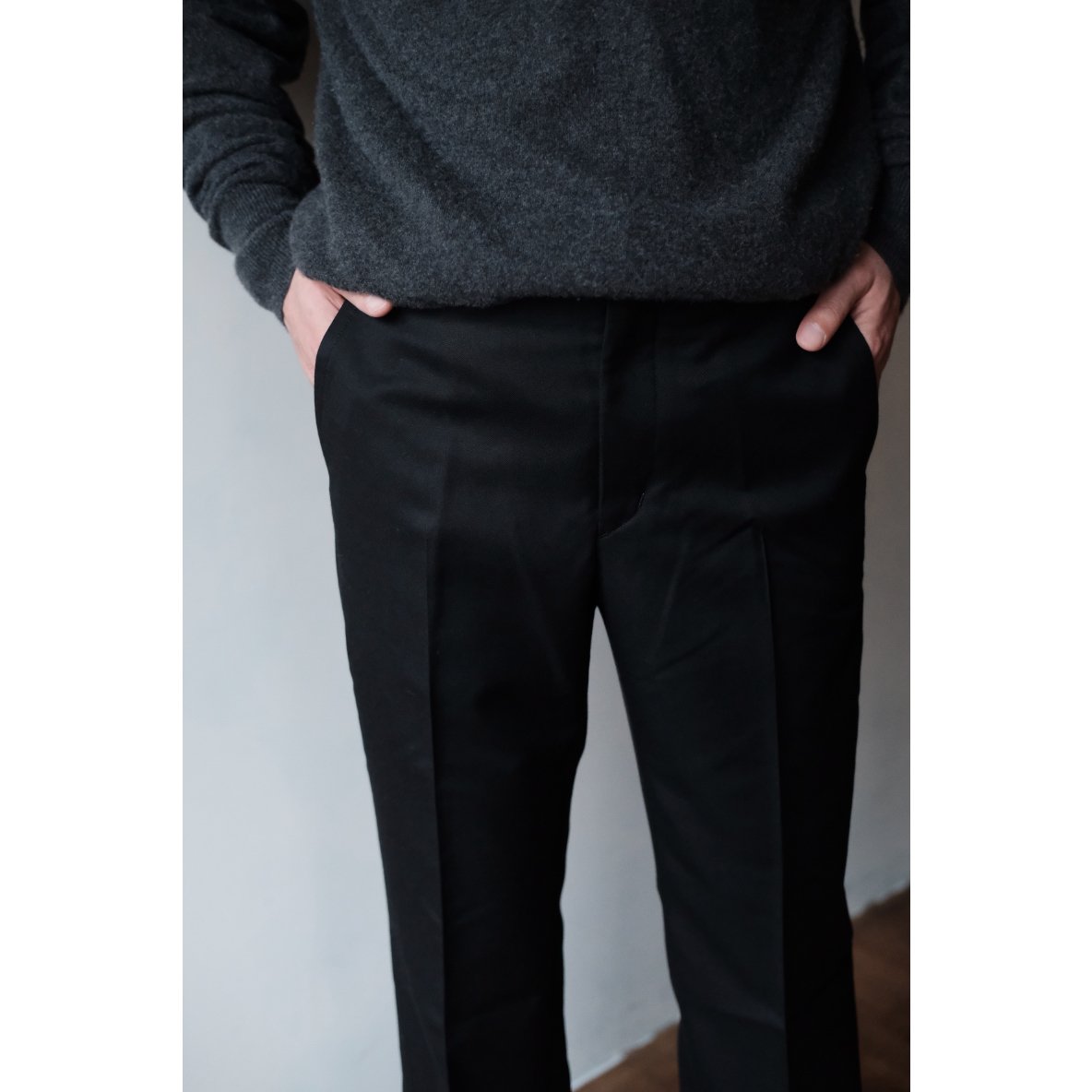 パンツ Fendart one tuck slacks 41 1/2 Ansnam Fendart one tuck slacks 41 1/2 Ansnam