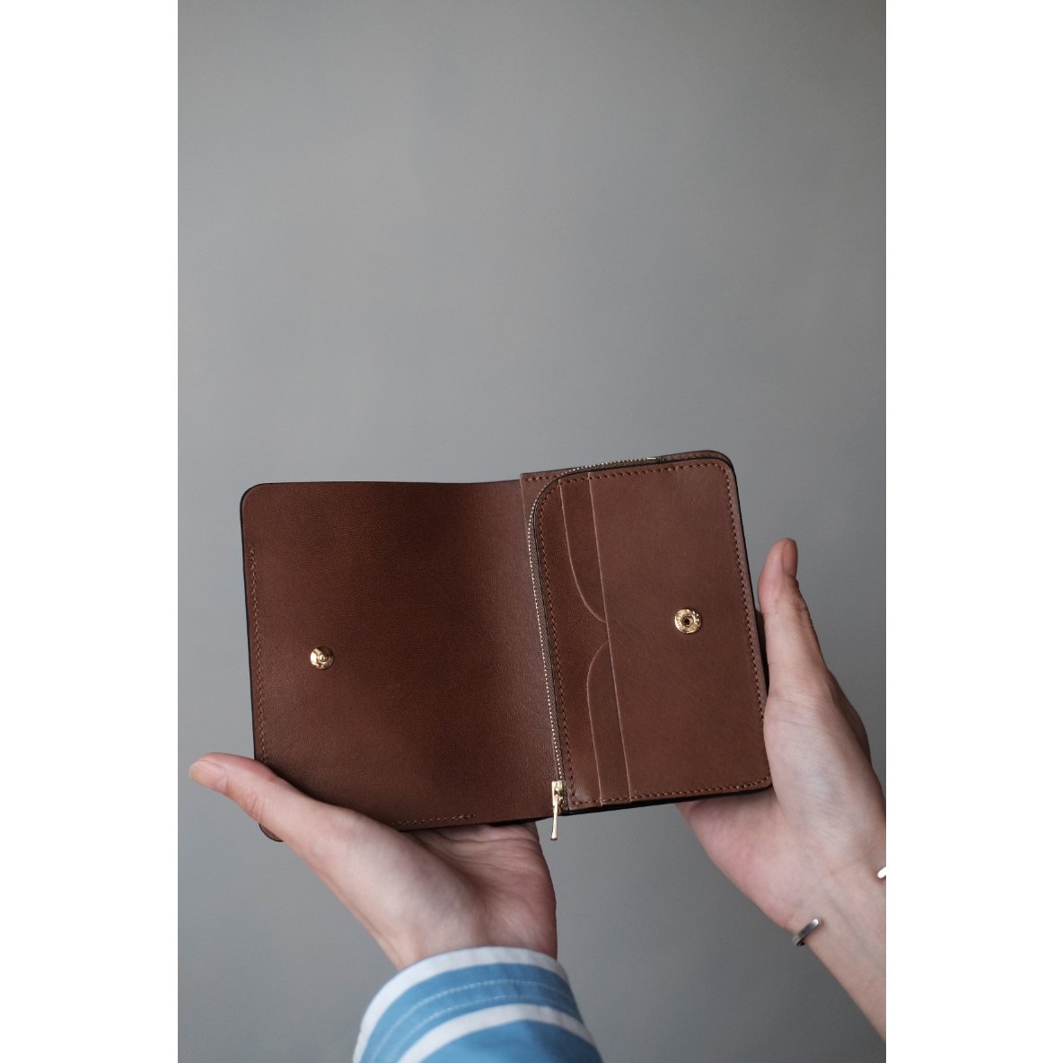 【おこめ】forme short wallet tolso forme フォルメ】 Short wallet Tolso calf / Black - Avelia
