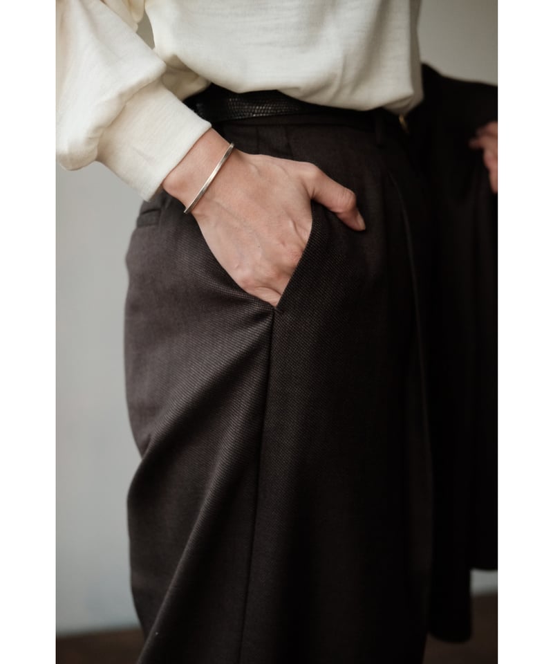 BISOWN / MIDDLEWOOL DEEPTUCK TROUSERS(Brown×Bla