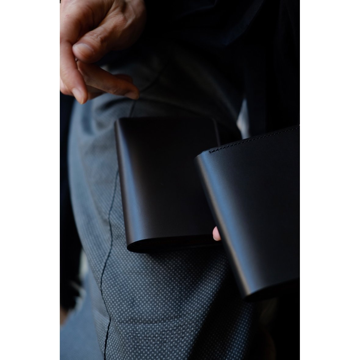 美品　forme / Post Wallet ◆ブラック 二つ折り財布 箱付き forme / Post Wallet(ILCEA×DOBLE/2 colors) | PARK