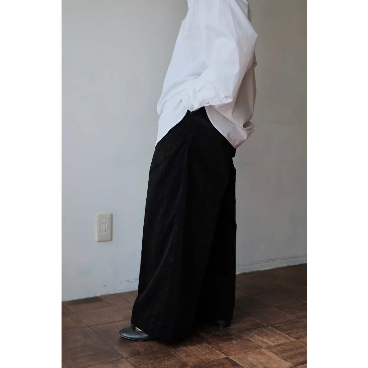 パンツ BISOWN 25aw CORDUROY 2TUCK WIDE TROUSERS BISOWN / CORDUROY 2TUCK WIDE TROUSERS(Brown) |