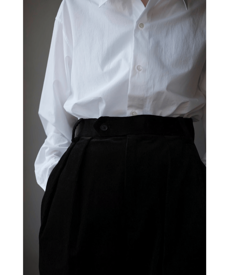 BISOWN / CORDUROY 2TUCK WIDE TROUSERS(Black) |