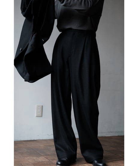 LIFiLL / Woolish Milled Smooth Slacks(Black)
