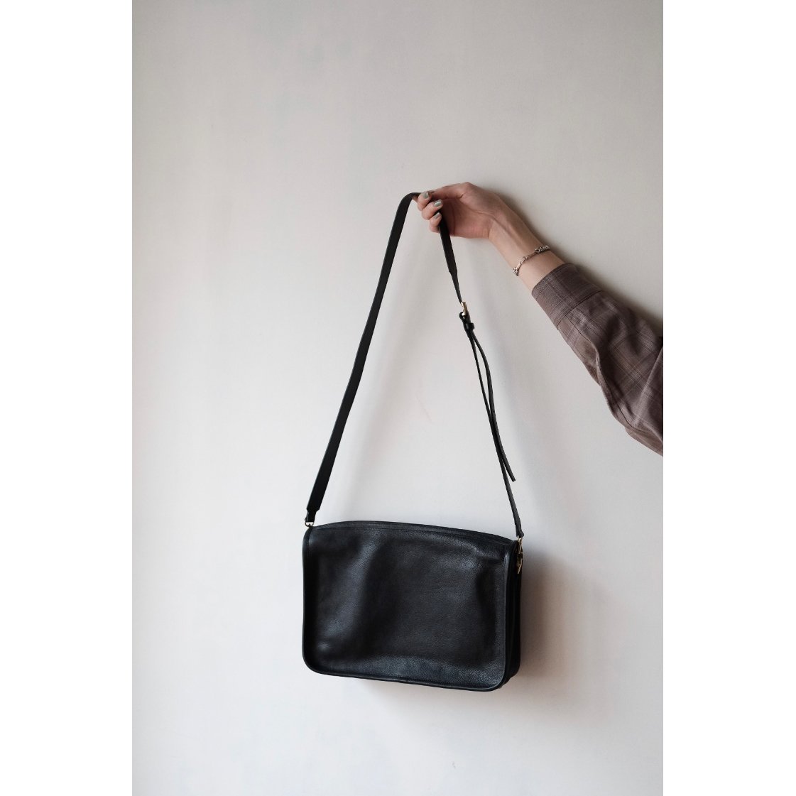 フォルメ　forme　Banks Large　クラッチ型ショルダーバッグ forme（フォルメ）｜Banks / Large（Black）Minerva｜通販