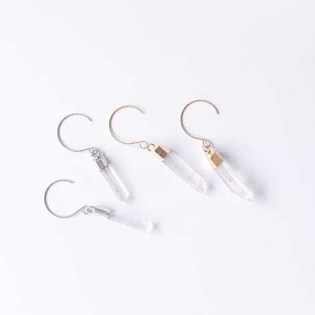 水晶のピアス
