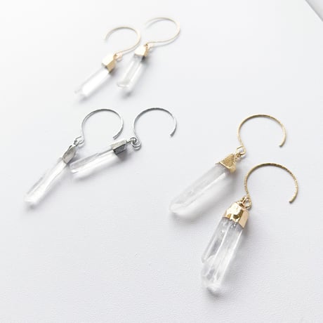 水晶のピアス
