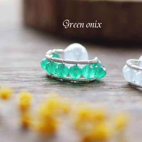 選べる天然石のお守りイヤーカフ☆amule