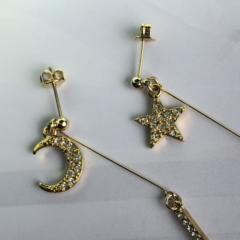 108 月と星のキラキラ✨ハンドメイドアクセサリー　ピアスorイヤリング 108 月と星のキラキラ✨ハンドメイドアクセサリーピアスorイヤリング