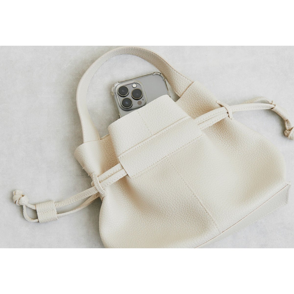 2WAY フェイクレザー 巾着ショルダーバッグ | tilde 2WAY フェイクレザー 巾着ショルダーバッグ | tilde