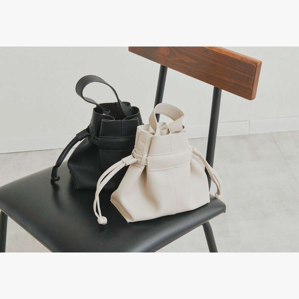 2WAY フェイクレザー 巾着ショルダーバッグ | tilde
