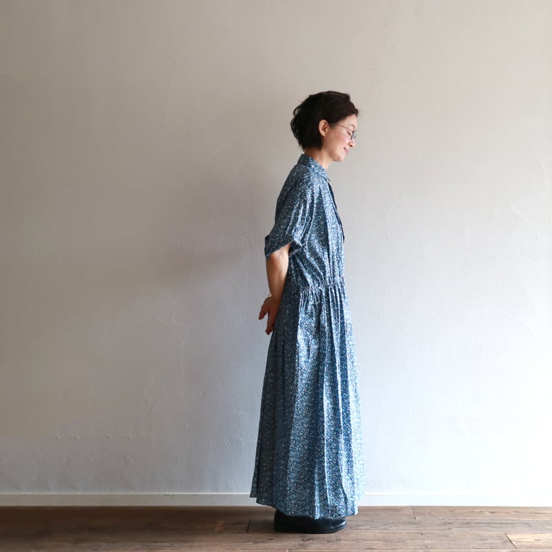 クラウドスリーブシャツドレス リバティブルーフラワープリントショートスリーブクラシック