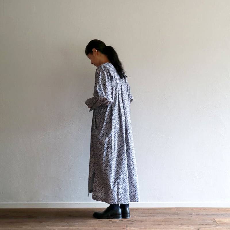 【美品】 toujours バックサイドワンウェイプリーツシャツドレス TOUJOURS バックサイドワンウェイプリーツドシャツドレス