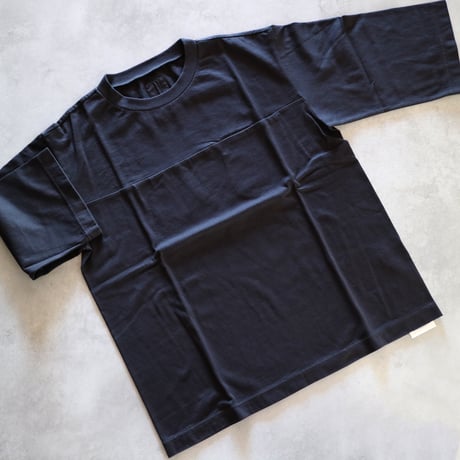 オーガニックファインコットンプリントフットボールTシャツ／TOUJOURS
