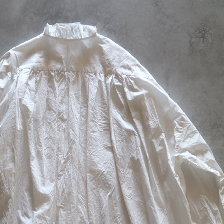 ファインヤーンコットンレースピンタックラッフルシャツ／TOUJOURS | ovede