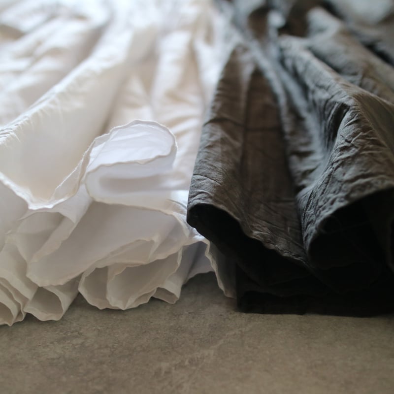 コットンシルクフェイルランダムプリーテッドマキシスカート／TOUJOURS