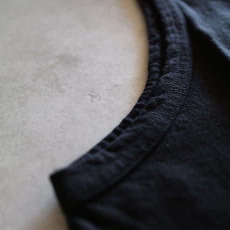 オープンエンドヤーンコットンジャージーTシャツ／TOUJOURS