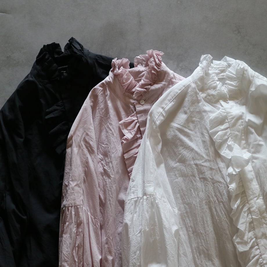 美品 定価57200円 2024AW トゥジュー TOUJOURS バンドカラービショップスリーブラッフルシャツ 2 チョークホワイト【2400014346732】 TOUJOURS バンドカラービショップスリーブラッフルシャツ [MM44MS01