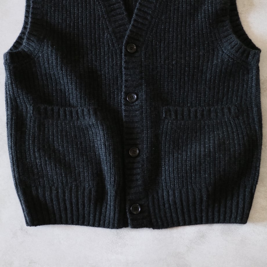 【完売品✨】TOUJOURS リブステッチカーディガンベスト　カシミヤ エクストラファインピュアカシミアリブステッチカーディガンベスト