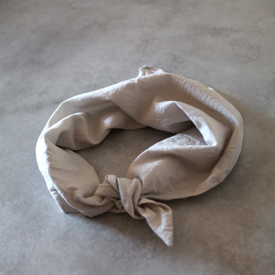 スーパーファインウールシルクトライアングルスカーフ／TOUJOURS | ovede