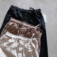 ガーメントダイコットンストレッチポプリンストリングベルトトラウザーズ／TOUJOURS