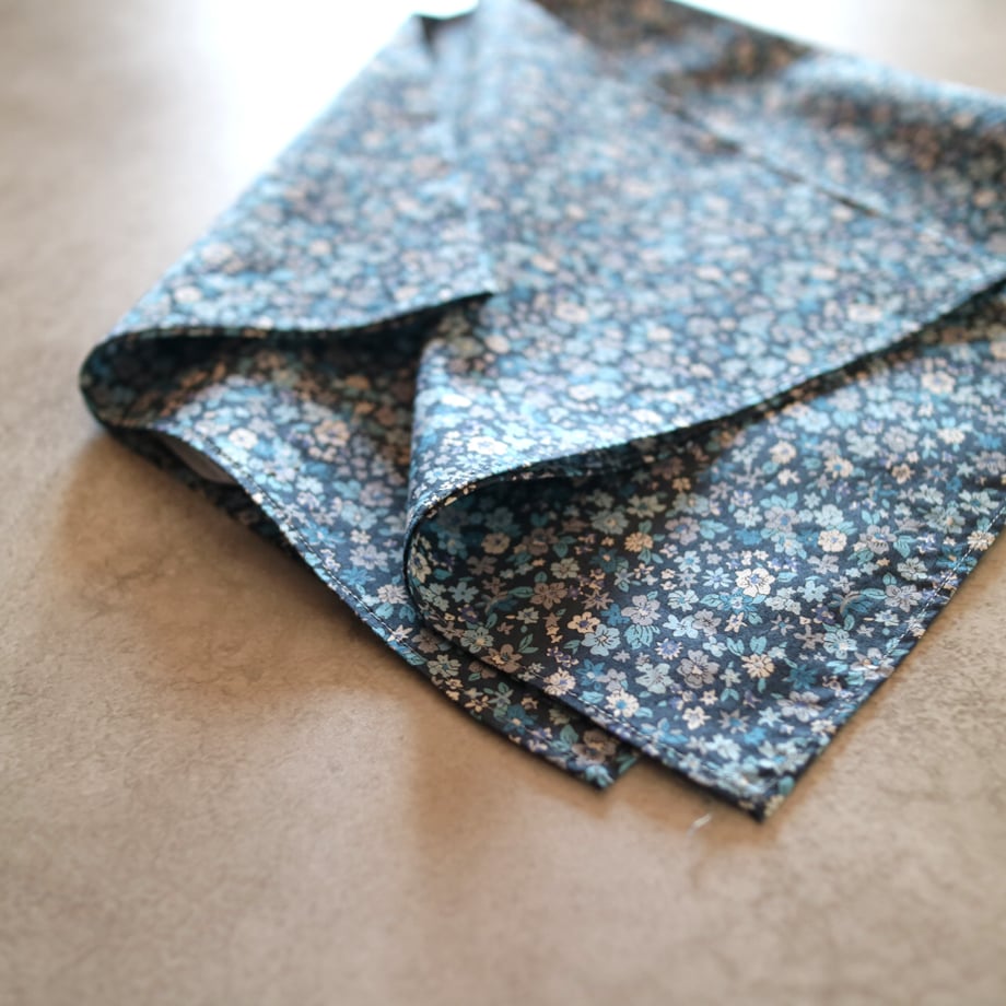 ☺️[LEBAZARDEMOONBAT]新品 花柄プリント スカーフ ☺️[LEBAZARDEMOONBAT]新品 花柄プリント スカーフ