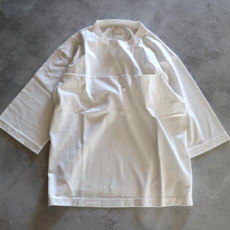 オーガニックファインコットンプリントフットボールTシャツ／TOUJOURS