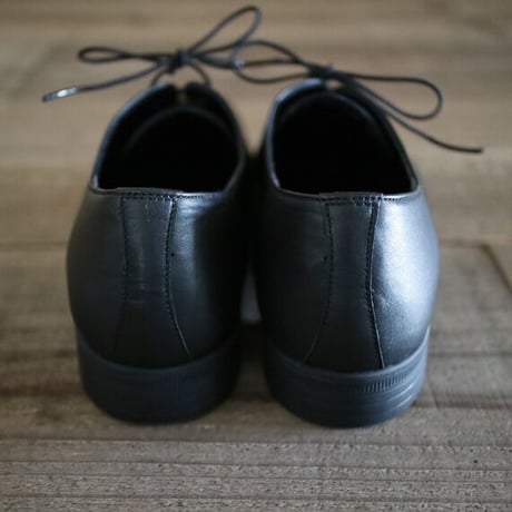 プレーントゥシューズ/TRAVEL SHOES bychausser