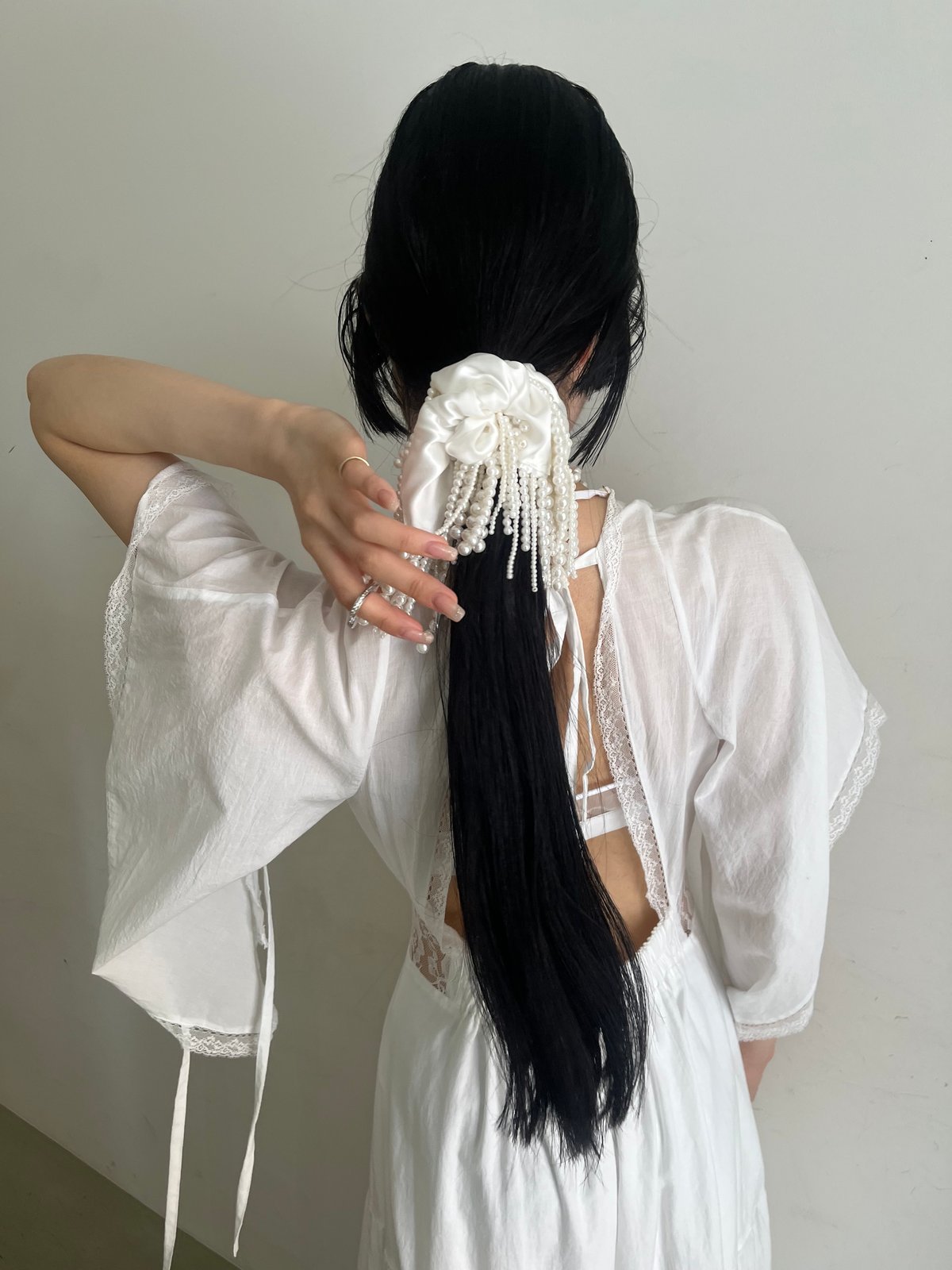 ヘアアクセサリー heyep silk beaded fringe scrunchie Silk Beaded Fringe Scrunchie