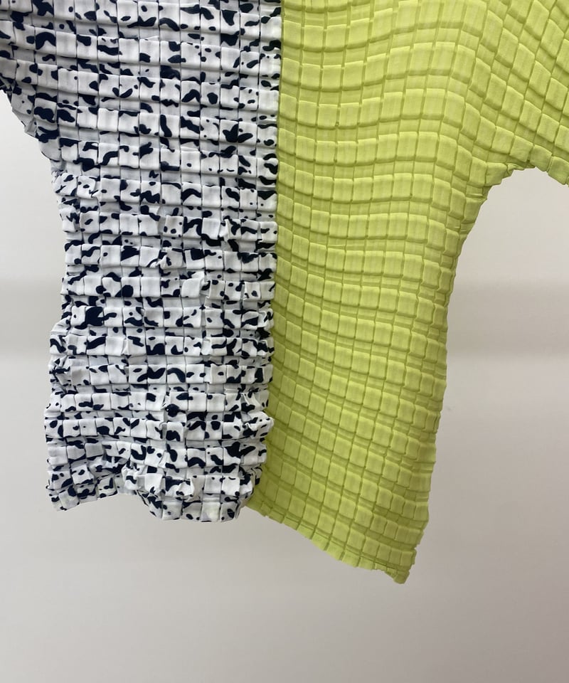 AKIKOAOKI / 3D brush tops | JURK TOKYO AKIKOAOKI / 3D brush tops | JURK TOKYO