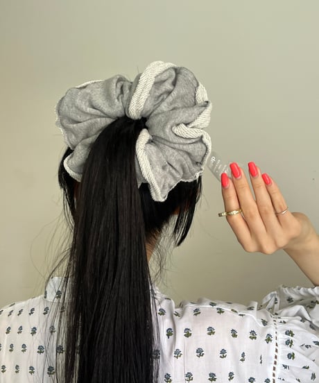 ヘアアクセサリー heyep Large Velour Ribbon Scrunchie ヘアアクセサリー heyep Large Velour Ribbon Scrunchie heyep